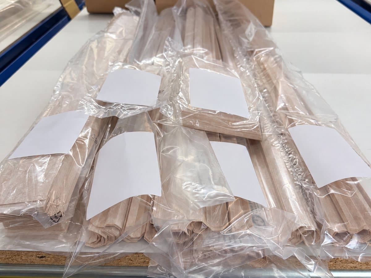 Assembly-ready kit: the pre-formed insulation parts for one machine, labelled and packed together